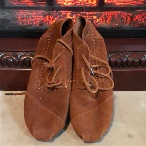 Toms Ankle Moccasins Size 9.5